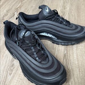 New!!! Nike AirMax 97 Men's Black and Gray Sneakers